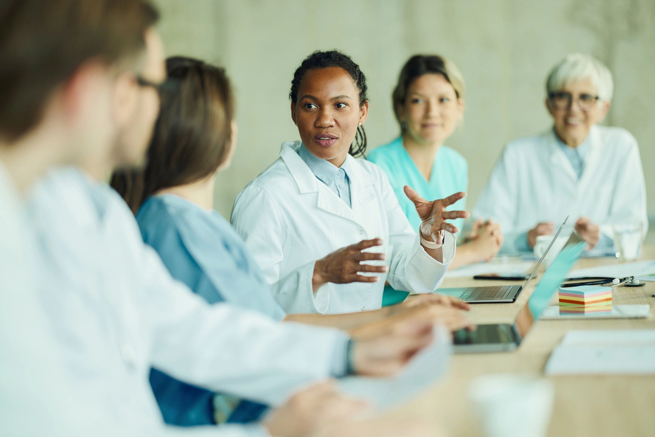 Leadership discussion during a professional training session
